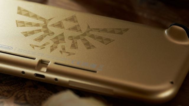back of nintendo switch lite hyrule edition