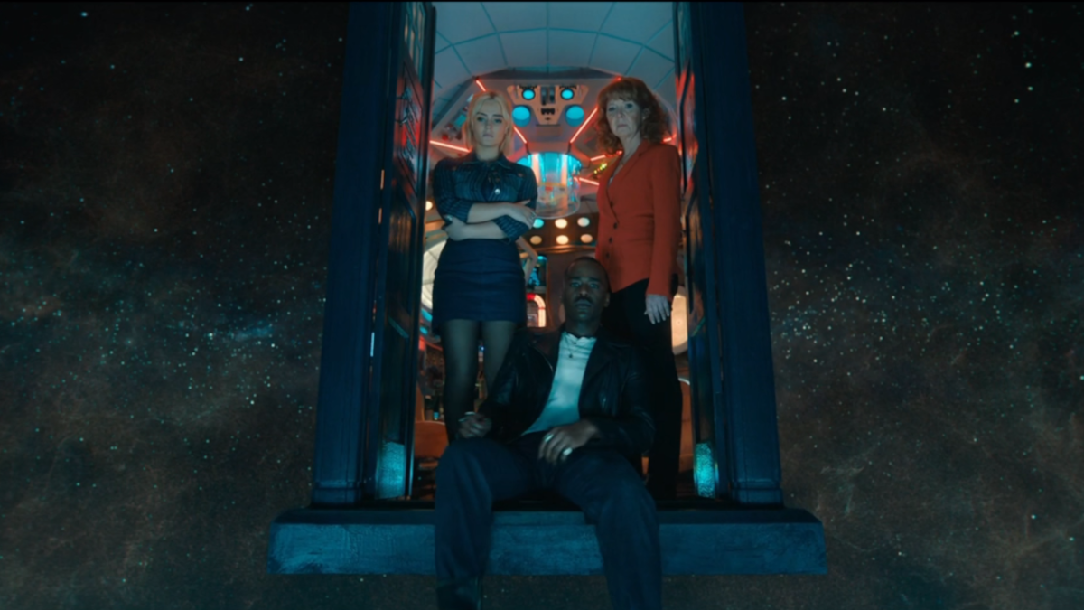 The Doctor, Ruby and Mel inside the TARDIS in Doctor Who