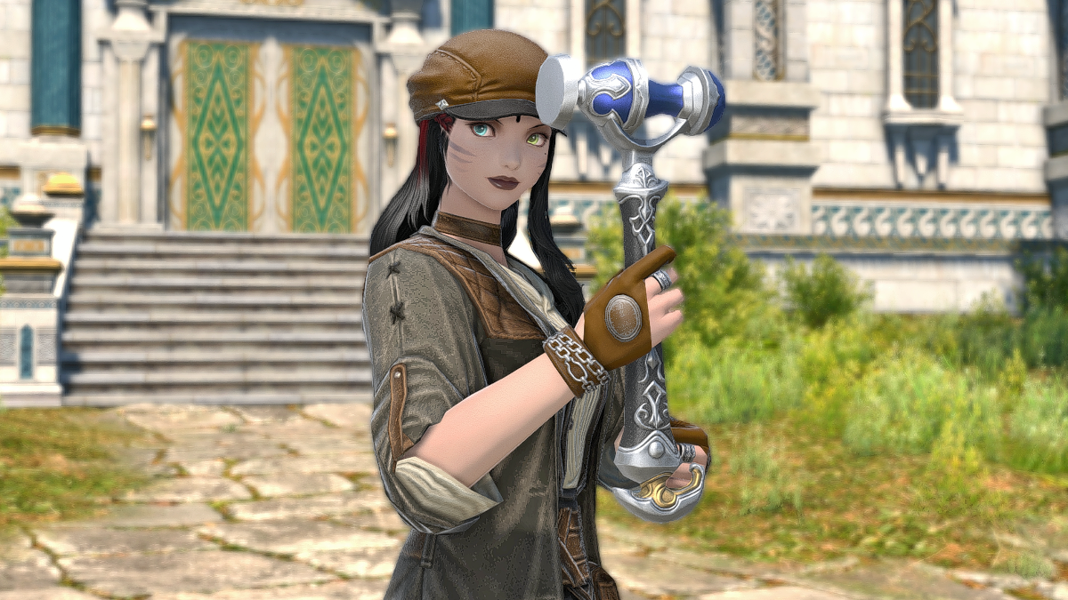 Holding a hammer in Final Fantasy XIV