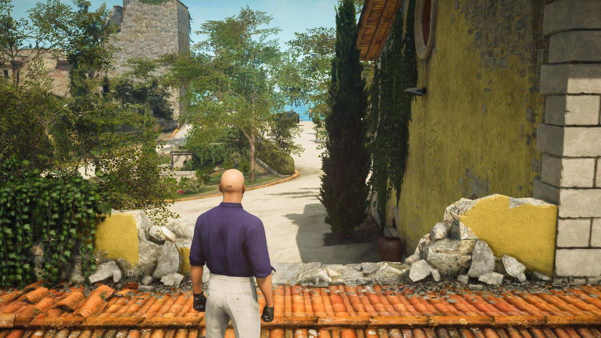 How to complete the Sapienza Sports Club challenge in Hitman World of Assassination