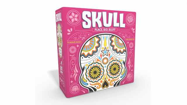 skull bluffing card game