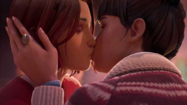 Max kisses Amanda in Life is Strange: Double Exposure