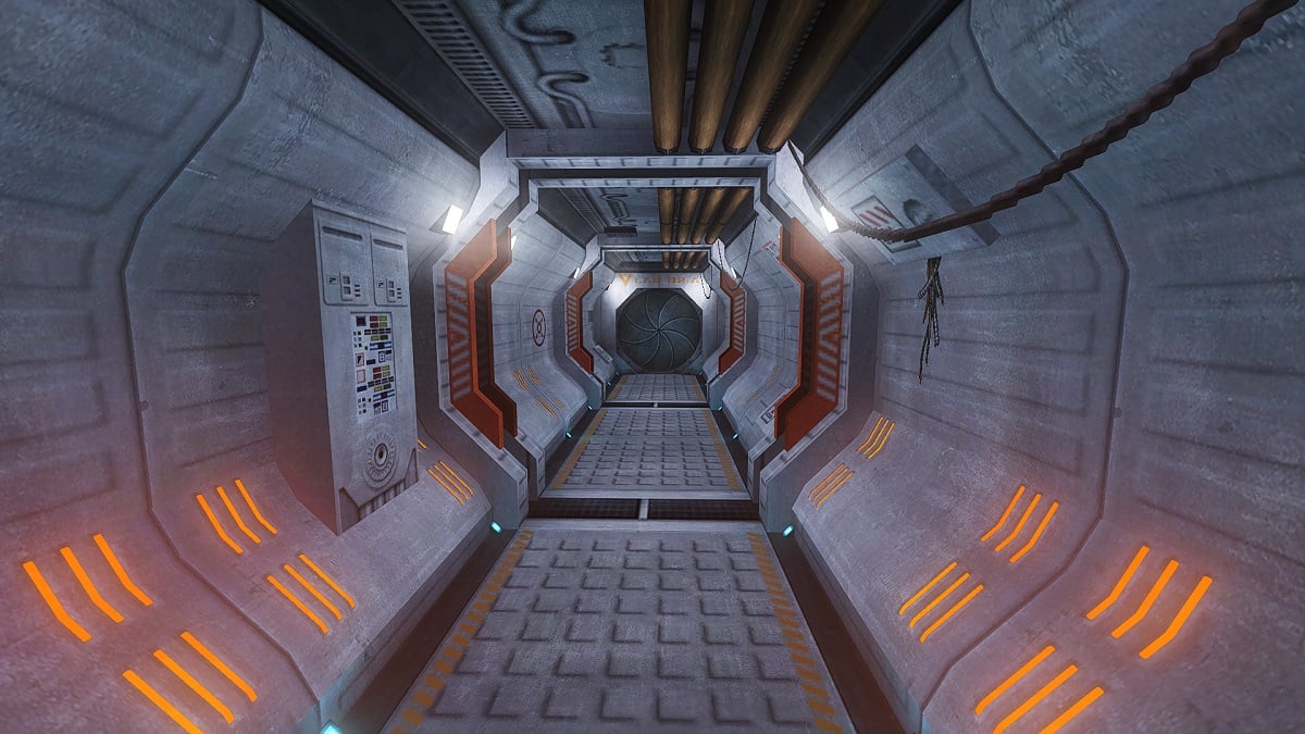 Half-Life: a long, octagonal corridor with a vent at the end.